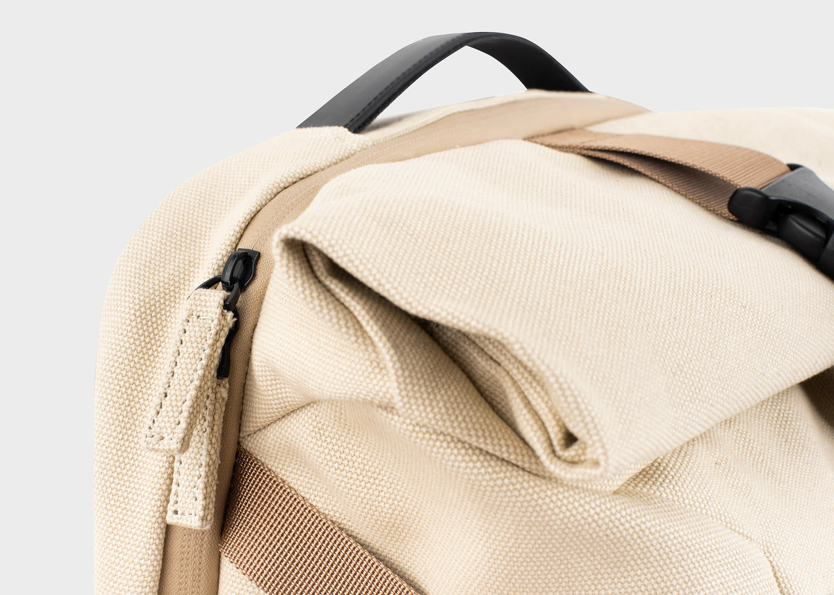 Sac à dos enroulable Nomad en chanvre, beige et vert