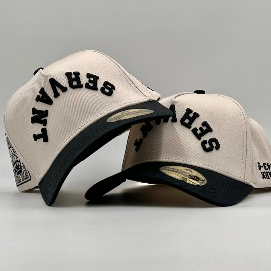 Gorra 'SERVANT' Premium SnapBack - Crema/Negro