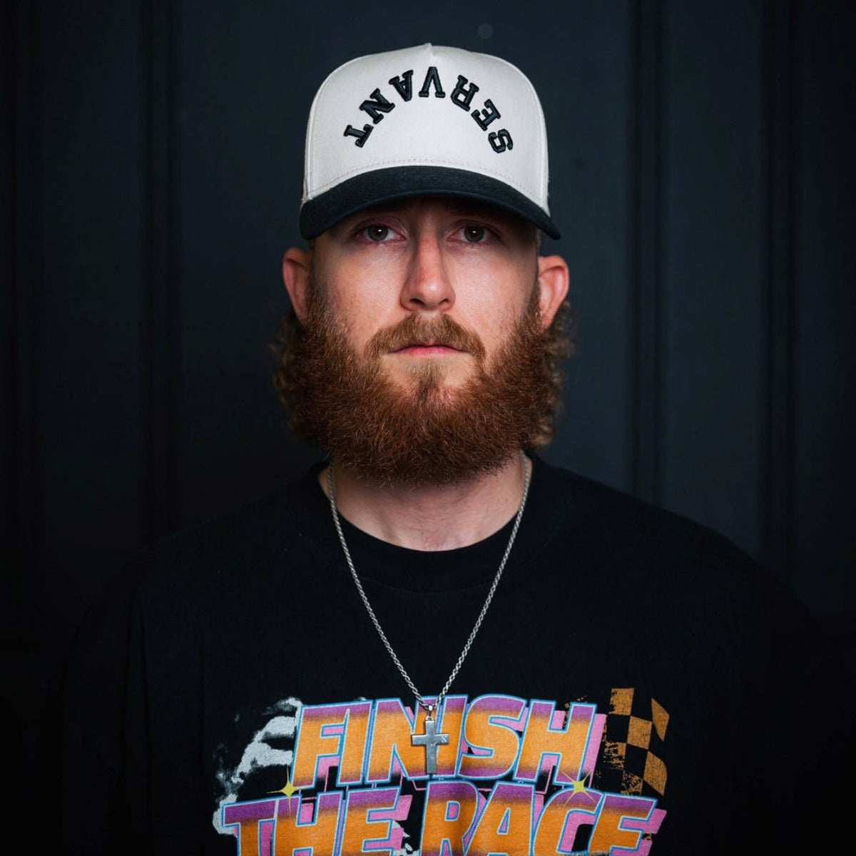 Gorra 'SERVANT' Premium SnapBack - Crema/Negro