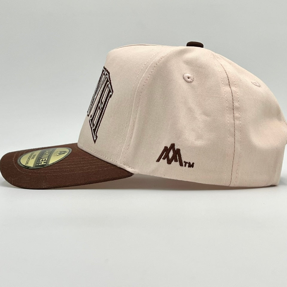 [PRE-ORDER - SE ENVÍA A MEDIADOS DE OCTUBRE] Gorra 'YHWH' Structured SnapBack - Crema/Marrón