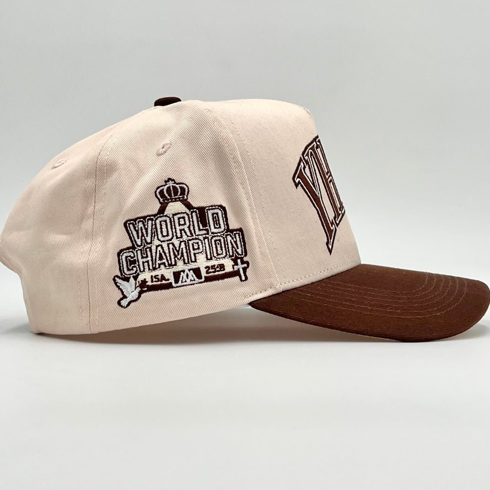 [PRE-ORDER - SE ENVÍA A MEDIADOS DE OCTUBRE] Gorra 'YHWH' Structured SnapBack - Crema/Marrón