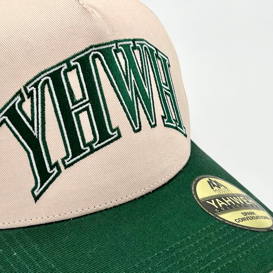 [PRE-ORDER - SE ENVÍA A MEDIADOS DE OCTUBRE] Gorra SnapBack estructurada ‘YHWH’ - Crema/Verde billar